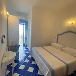 Maria Luisa Hotel