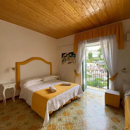 Maria Luisa Hotel 2*